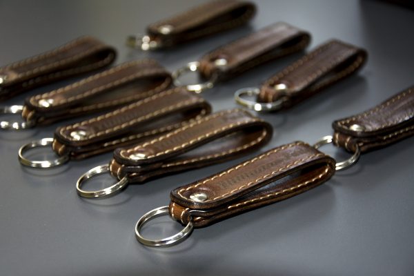 brelocuri-piele-personalizate-dgr